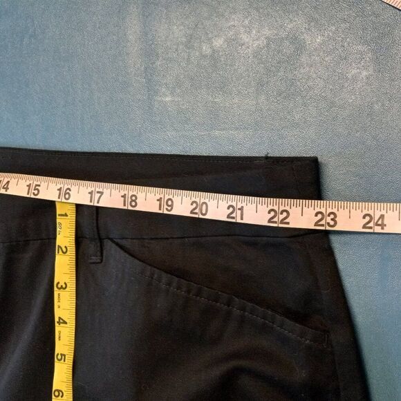 Croft & Barrow Women's 24W Black Cotton Blend Four Pockets Capri Cottagecore - Picture 3 of 7